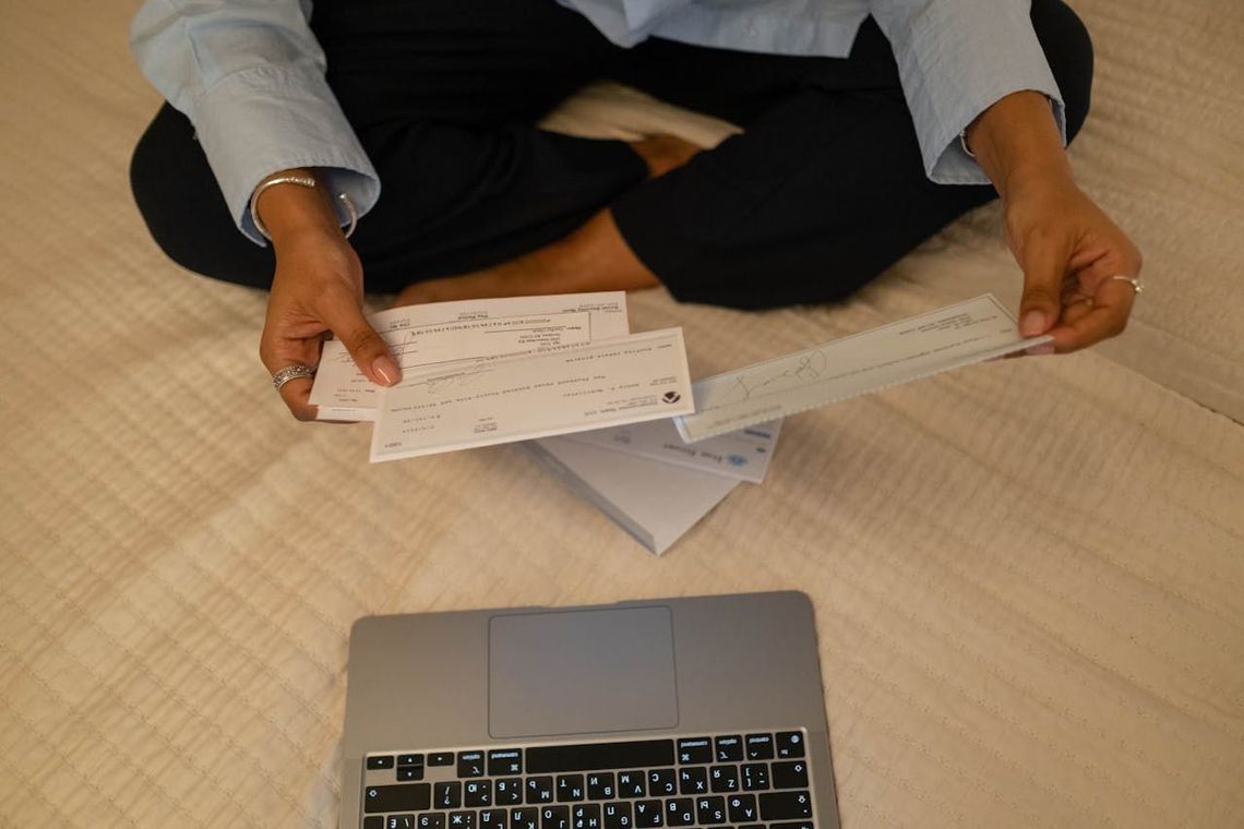 Cómo depositar un cheque a mi cuenta