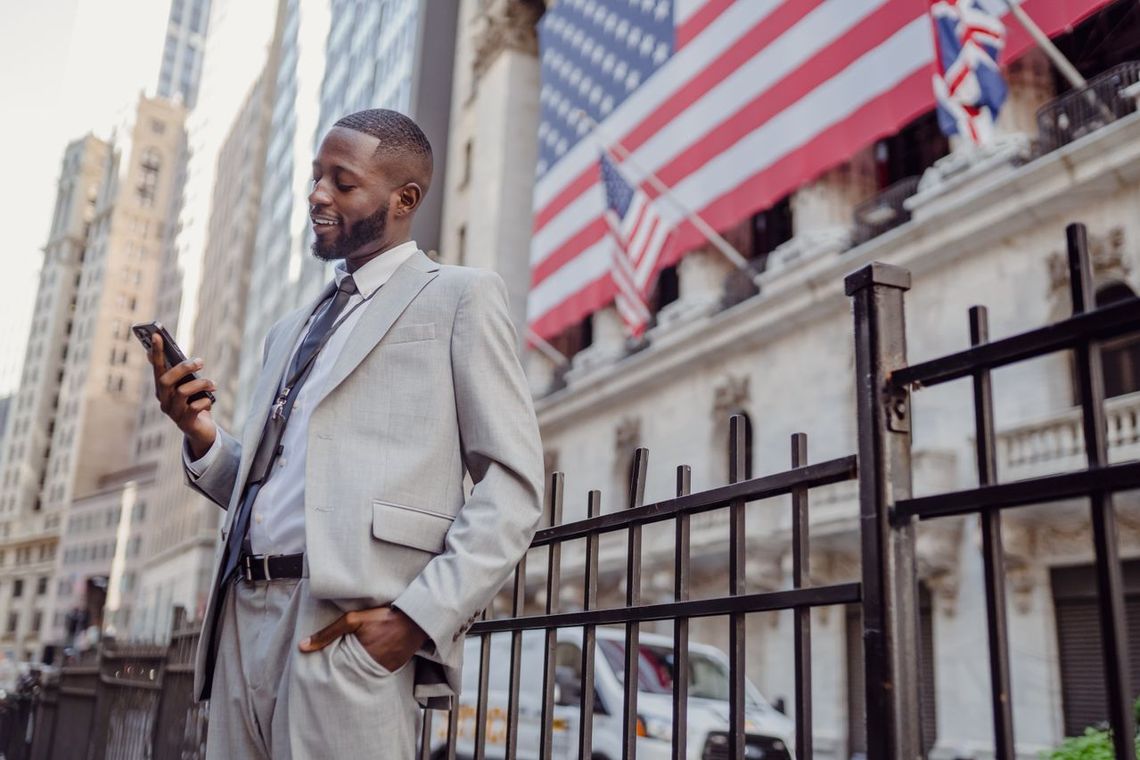 What is the cheapest way to send money internationally in 2026?